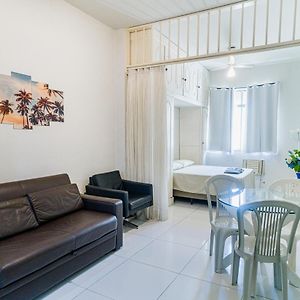 Studio Completo Na Praia De Copacabana Com Ar, Wifi, Netflix, Ate 4 Pessoas, Fundos Claro E Silencioso, Pauloangerami Pj135